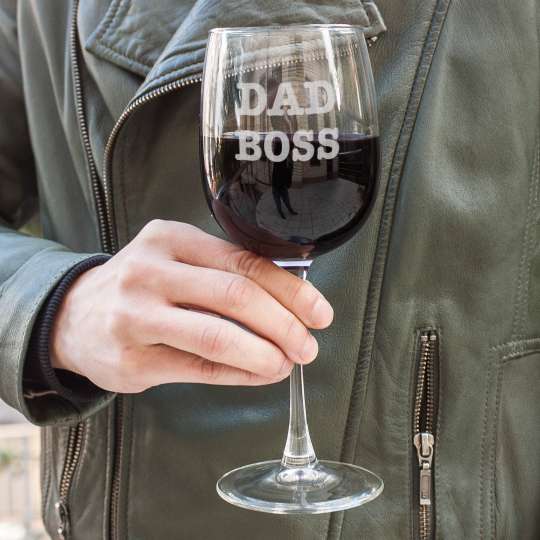 Бокал для вина "Dad Boss", англійська, Дерев'яна подарункова коробка з гравіюванням